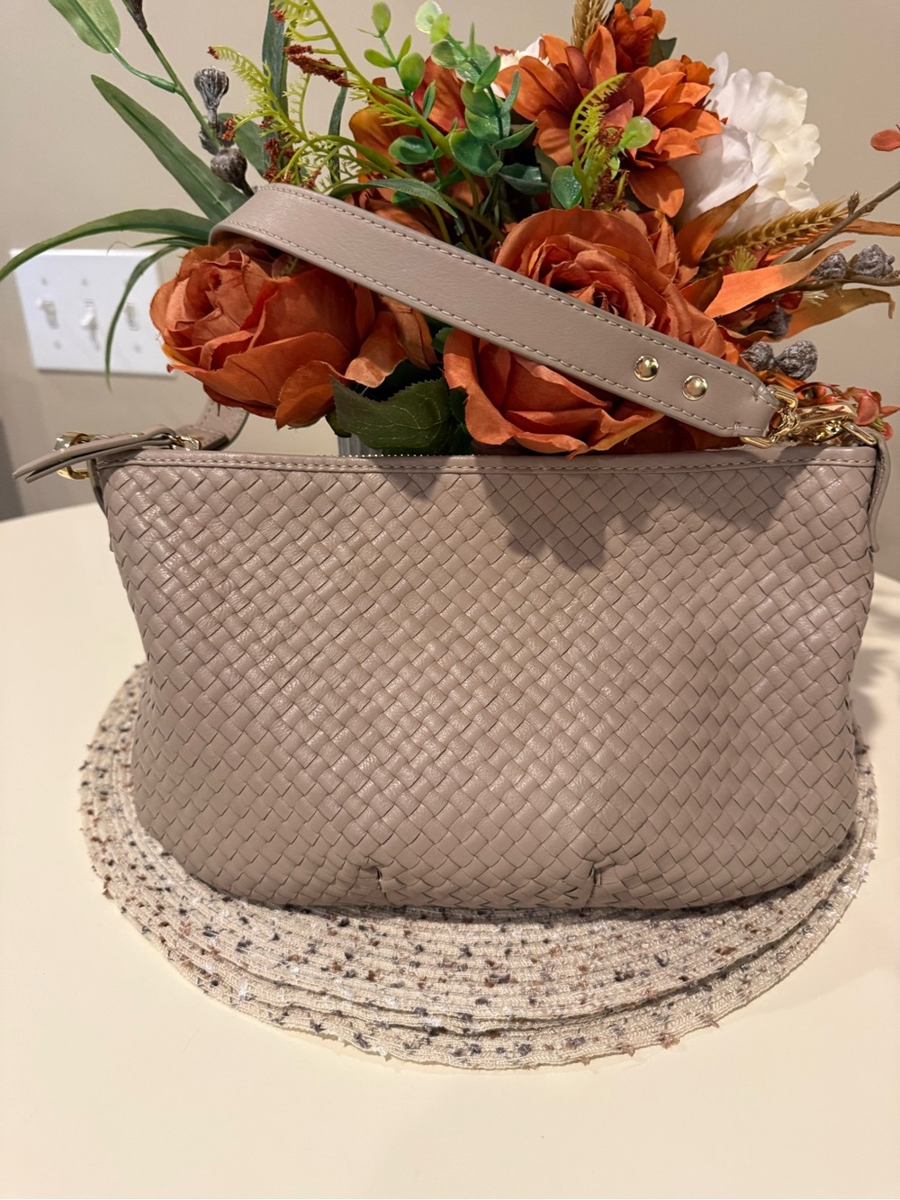 Quince Sloane Mini leather purse in Taupe